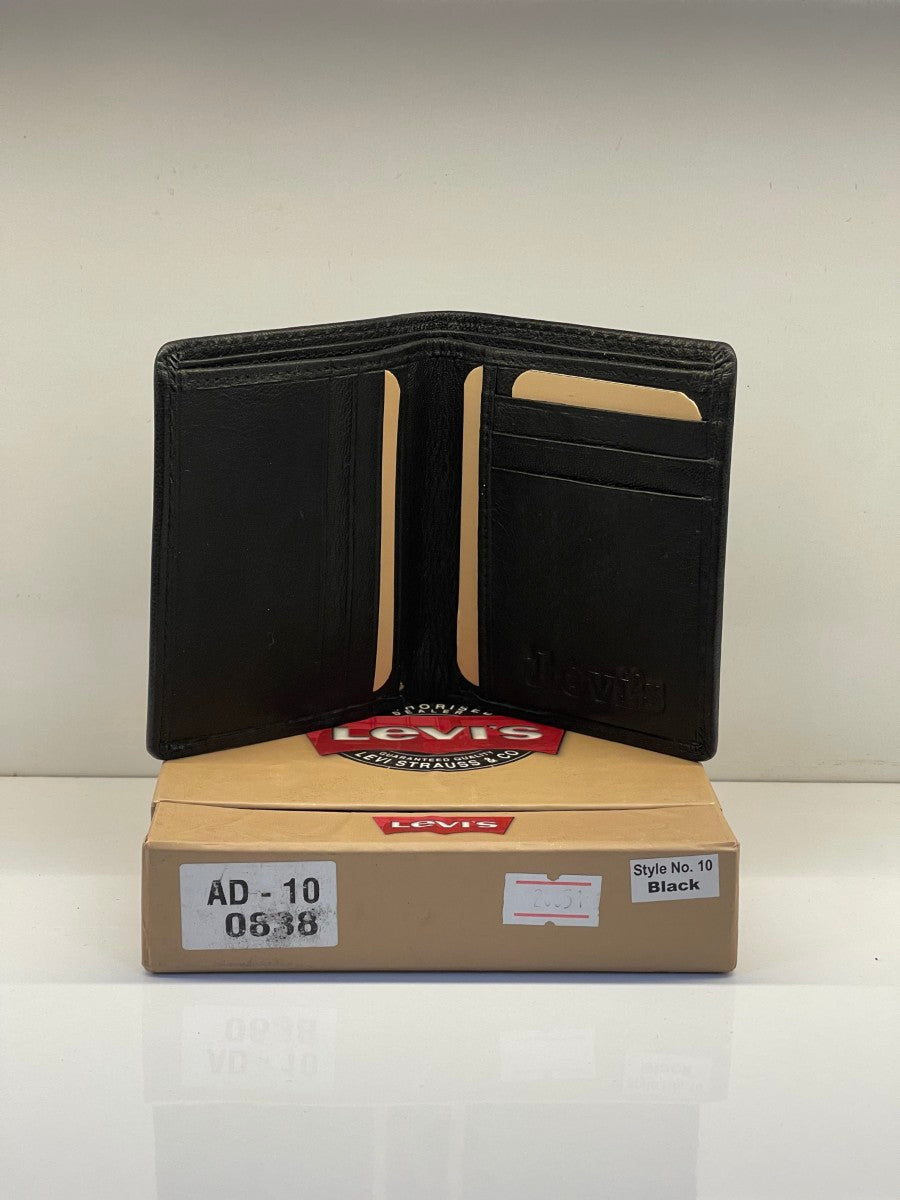 LEVI S LEATHER BI FOLD WALLET