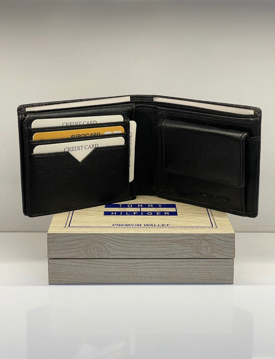 TOMY HLFGER LEATHER MENS WALLET