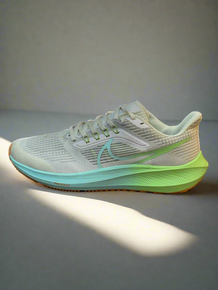 NKE AIR ZOOM CASUAL SHOE