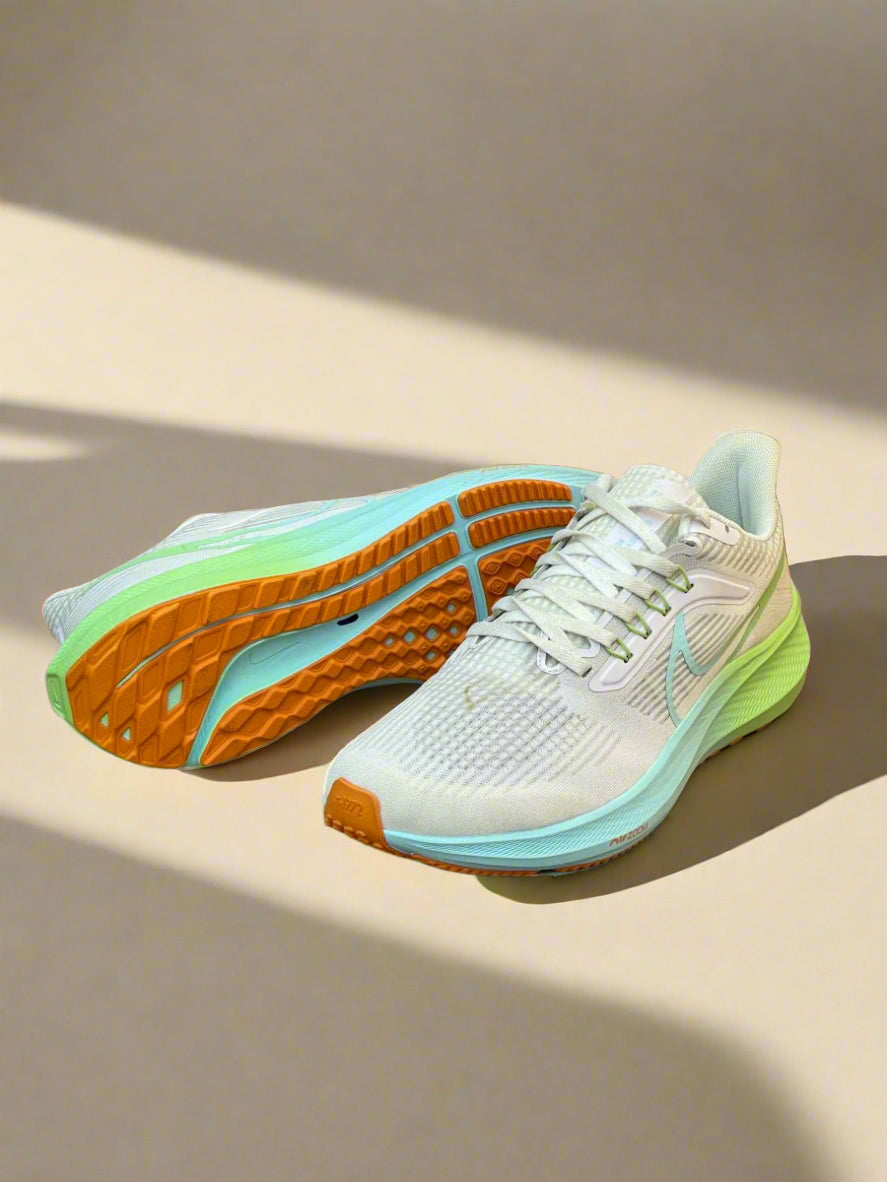 NKE AIR ZOOM CASUAL SHOE