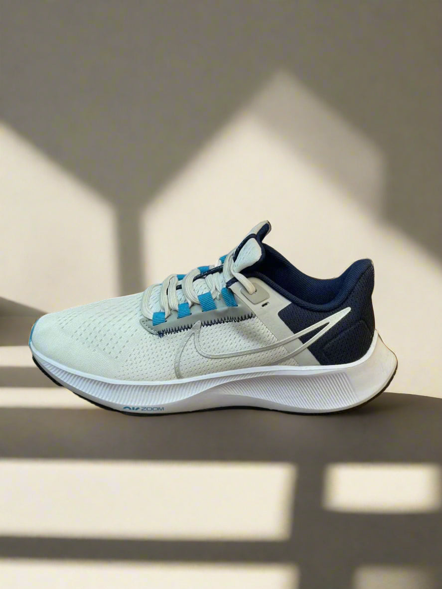 NKE AIR ZOOM CASUAL SHOE