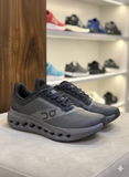 Precision in Motion: On Cloud surfer Performance Sneakers