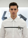 C-K MEN'S WHITE SHIRT WITH BOLD LOGO GRAPHIC