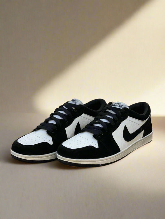 NKE SB DUNK SNEAKERS