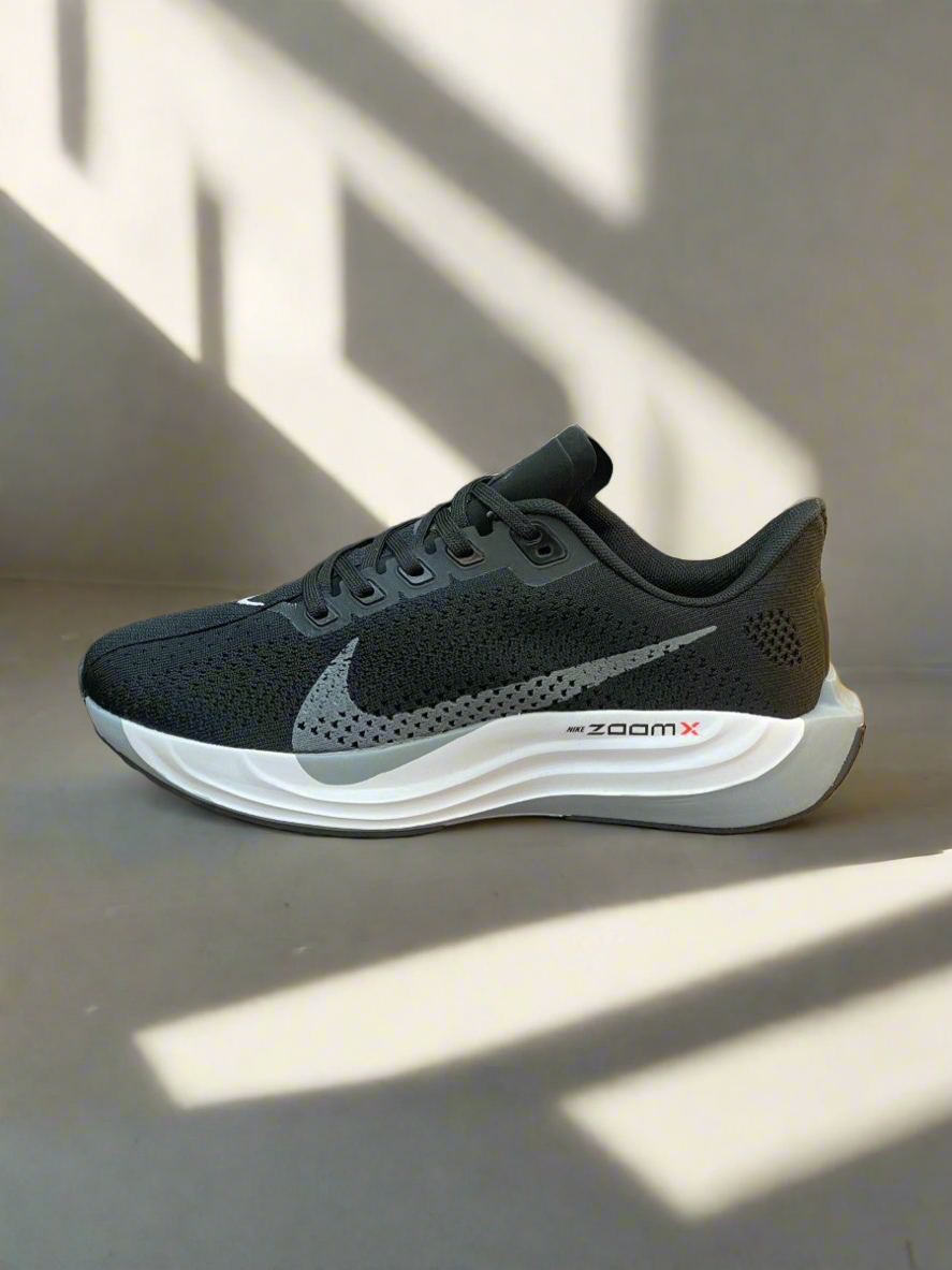 NKE ZOOM X CASUAL SHOE