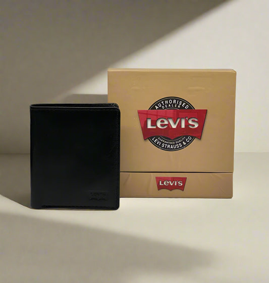 LEVI S LEATHER BI FOLD WALLET