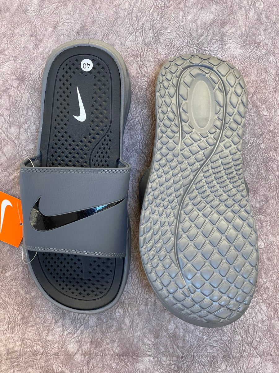 NKE CLOUD FOAM SLIDES