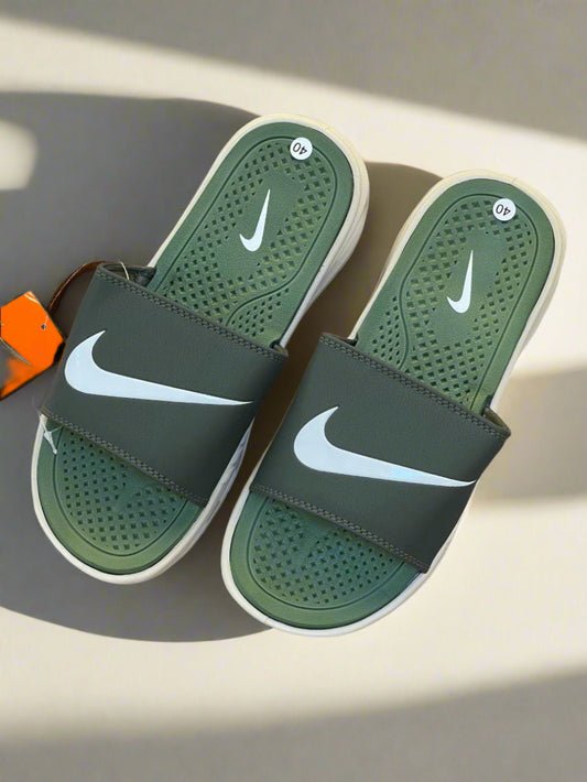 NKE CLOUD FOAM SLIDES