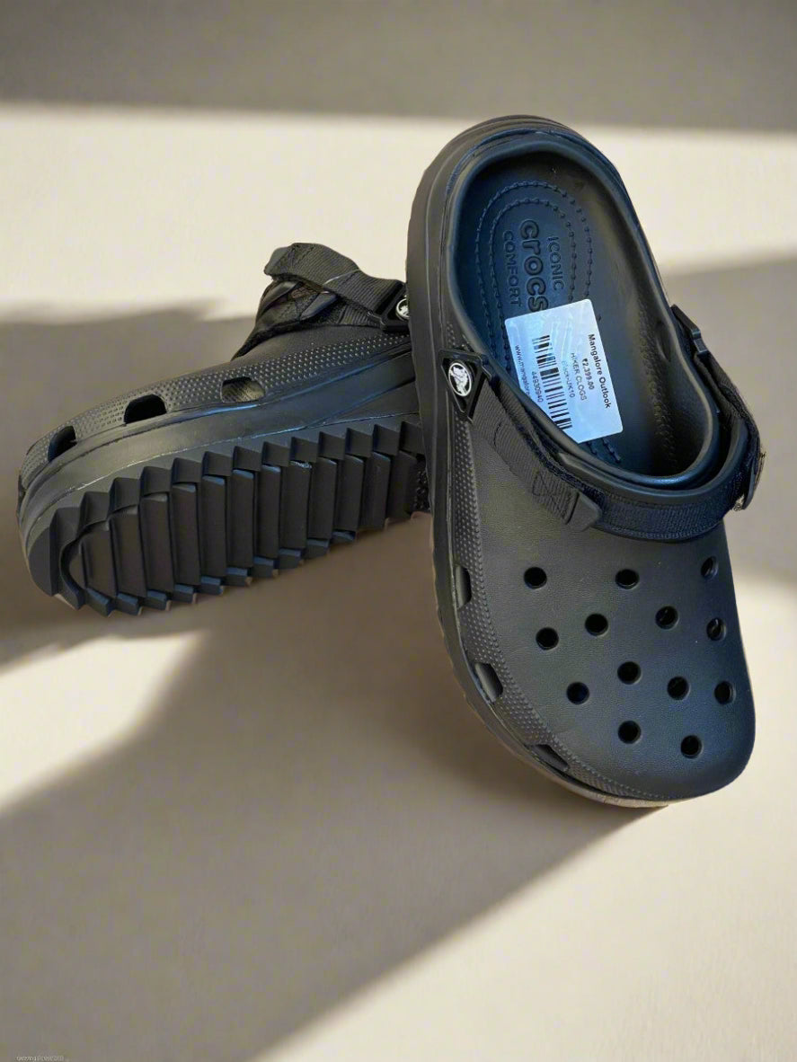 CLOGS FULL BLACK HIKERS