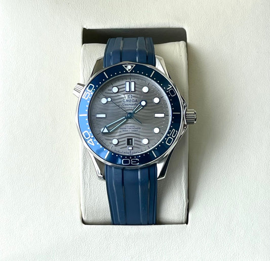 OMEG SEAMASTER AUTO PREMIUM SILICON STRAP WATCH