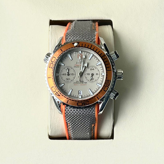 OMEG QUARTZ SILICON STRAP WATCH