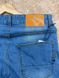 S-S LIGHT WASH SLIM STRAIGHT JEANS