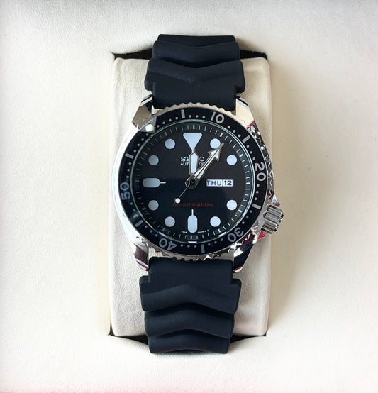 SEIK SILICON STRAP WATCH