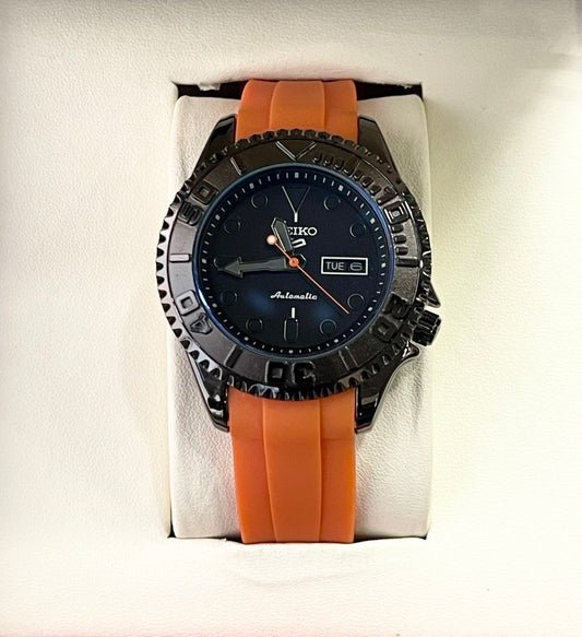 SEKO AUTO SILICON STRAP WATCH