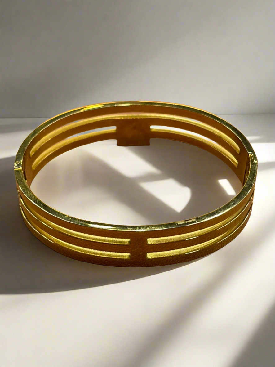 PEARL STONE 3 LAYER DESIGNER LADIES BRACELET
