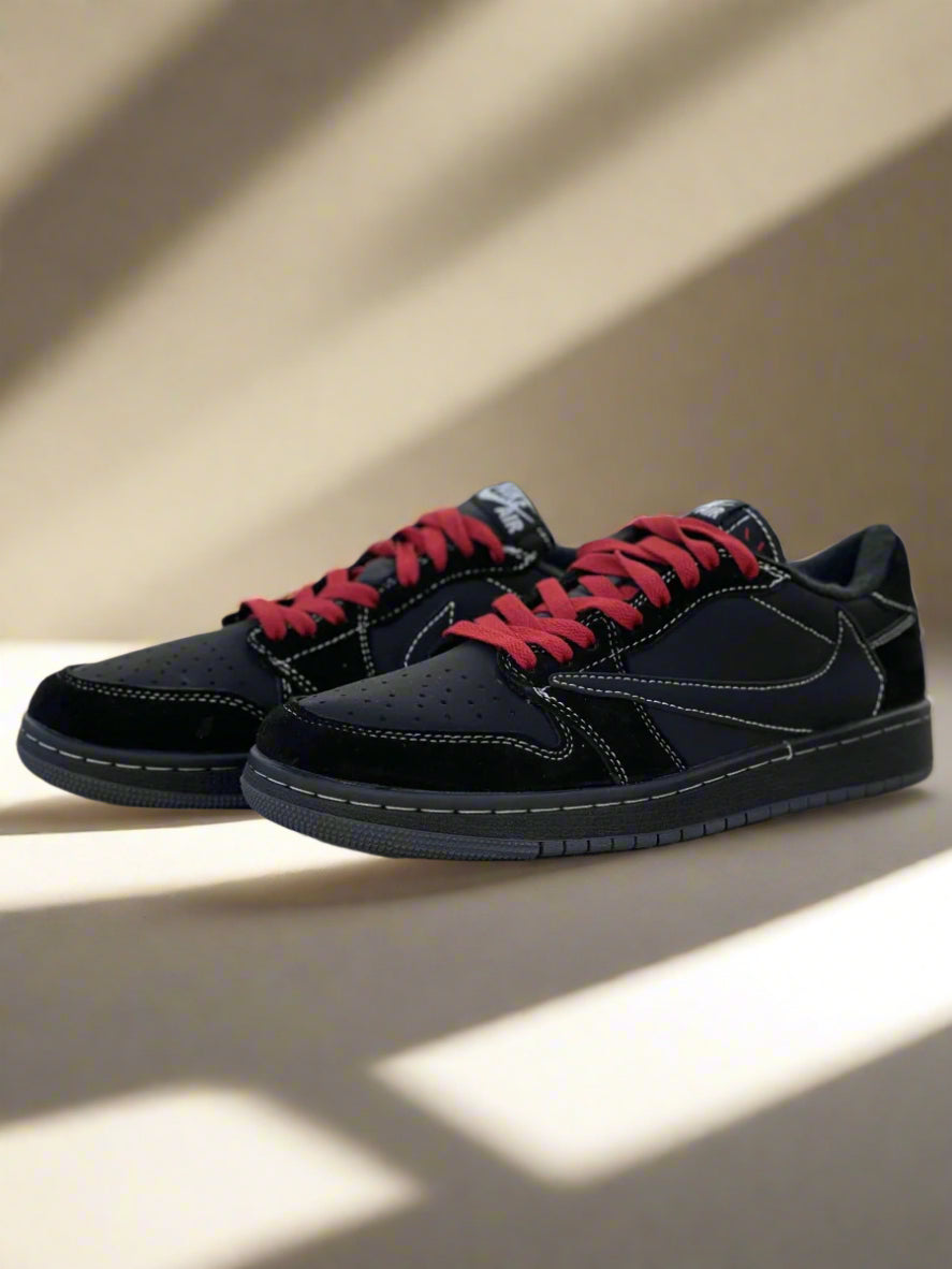 NKE TRAVS SCOT SNEAKERS