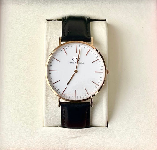 DW BASIC LEATHER WATCH