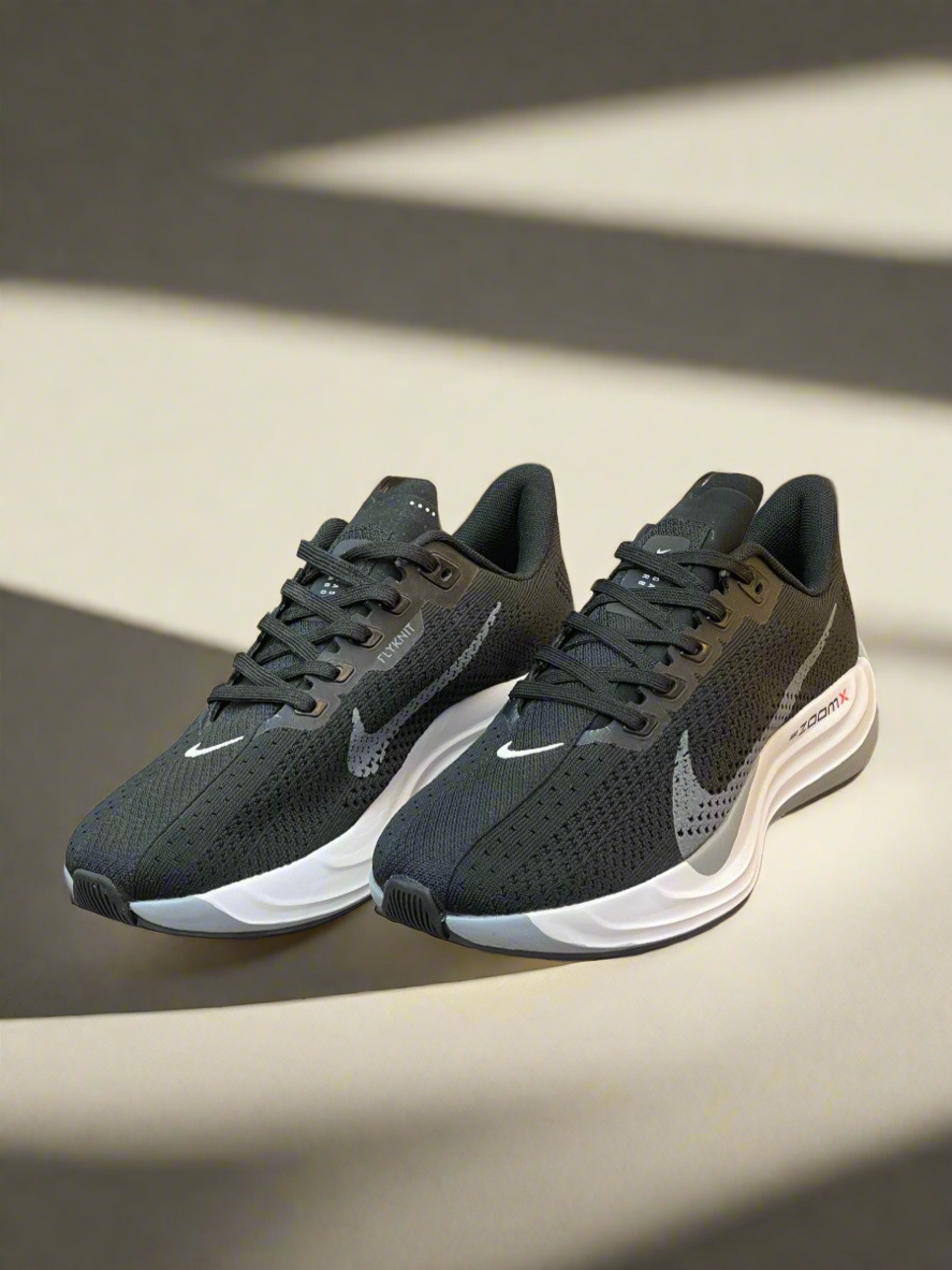 NKE ZOOM X CASUAL SHOE