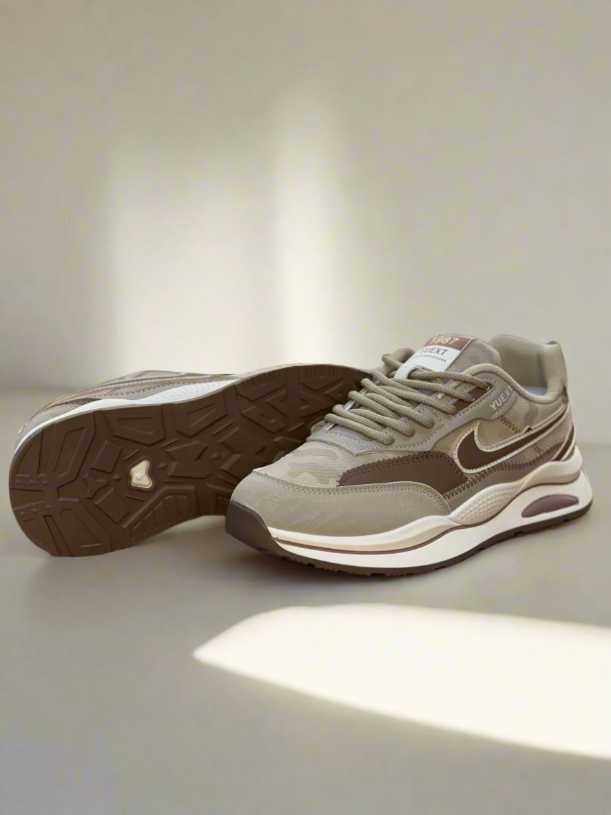 NKE IMPORTED SNEAKERS