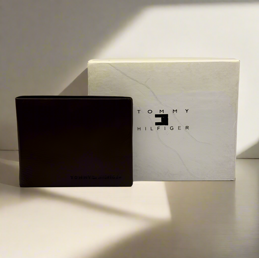 TOMY LEATHER BI FOLD  MENS WALLET