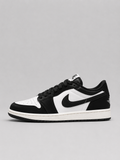 NKE SB DUNK SNEAKERS